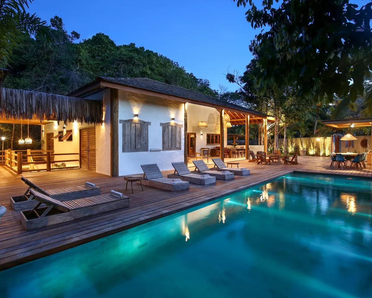 Aluguel por Temporada - Casa em Condomínio em Porto Seguro, Bahia, BA
